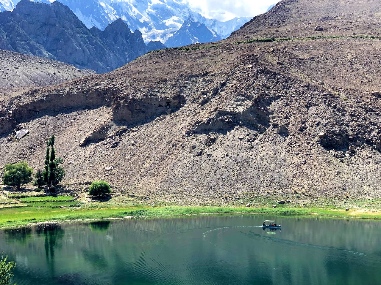 Boating at Borith Lake