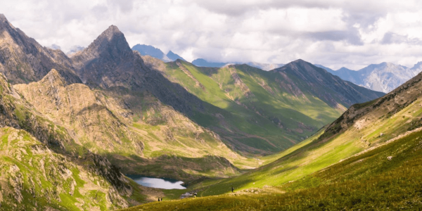 Why Kashmir Is An Epic Honeymoon Destination